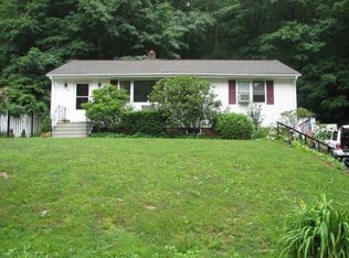 44 Spring Trl, Sandy Hook, CT 06482