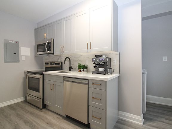 3rd image of 317 Park St N #1