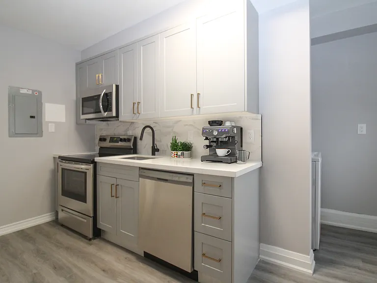 317 Park St N #1 — Photo 3