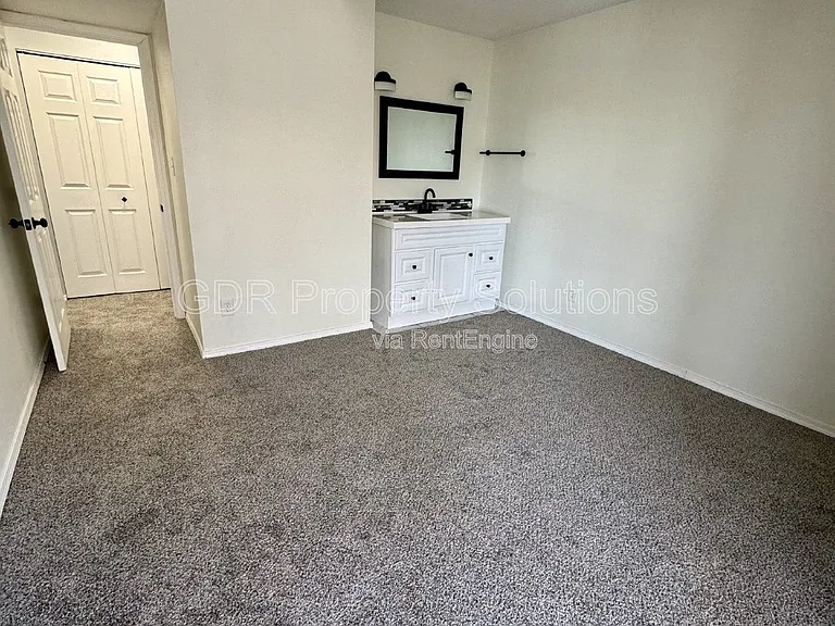 700 Fruit Ave NW — Photo 12
