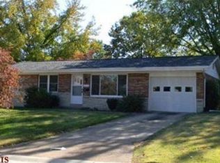 2413 Chartom Mar Dr, Saint Charles, MO 63301