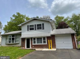 807 Ivyland Rd, Warminster, PA 18974