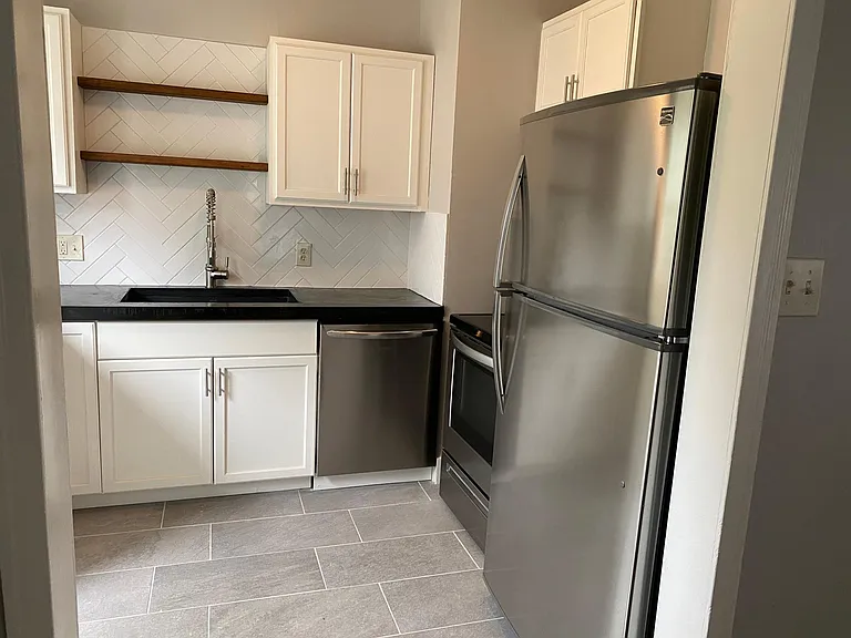 738 SW High Ave — Photo 7