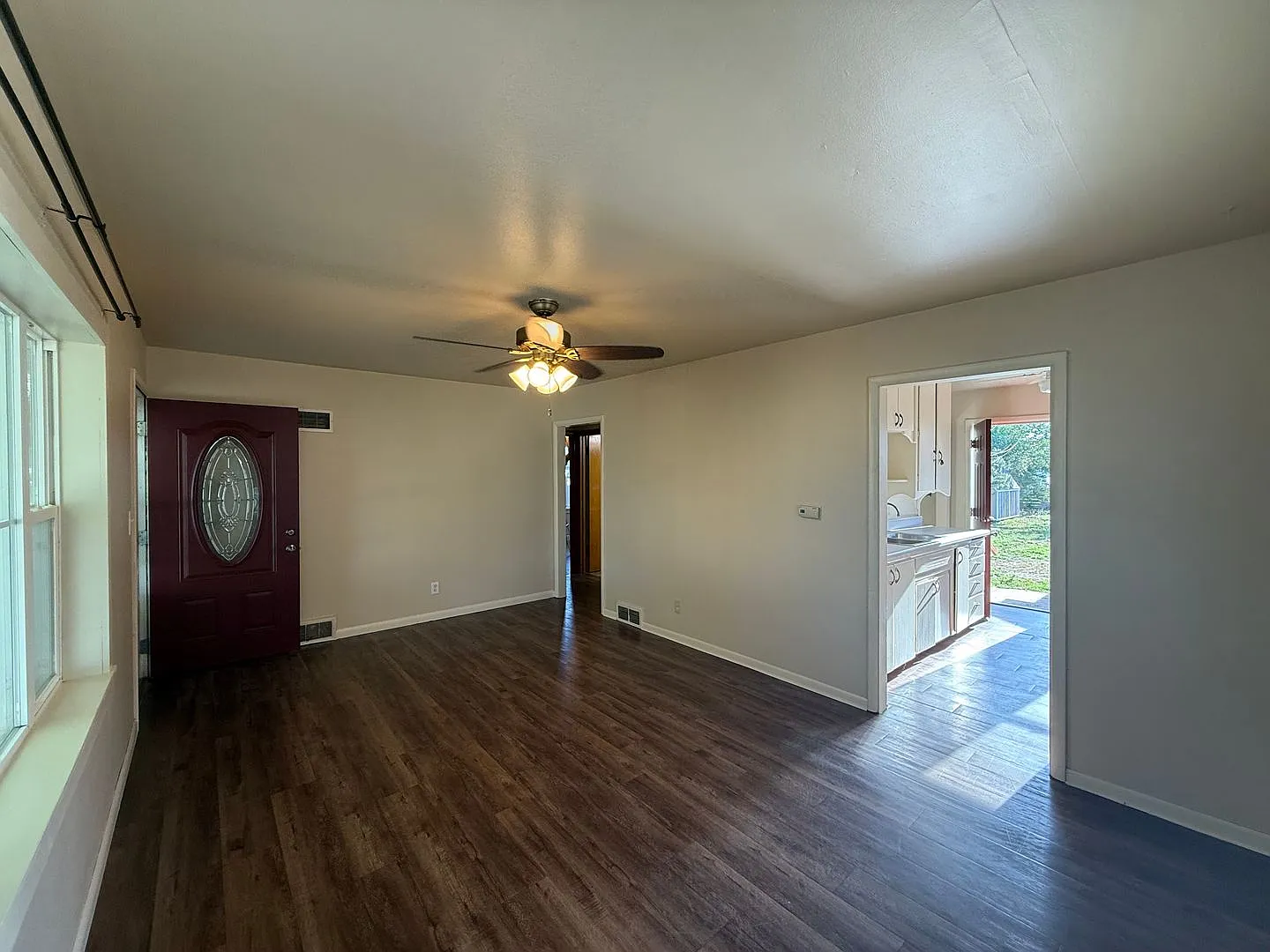 Two-bedroom, One- bathroom, dog friendly home located in Scottsbluff! — Photo 2