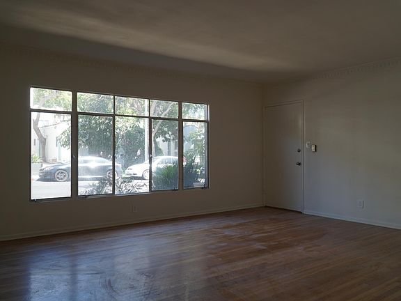 3rd image of 1021 N Sweetzer Ave #2