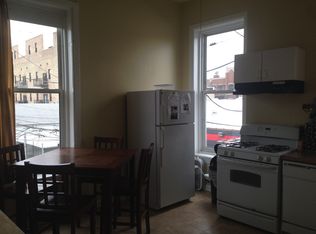 1043 W Grand Ave, Chicago, IL 60642
