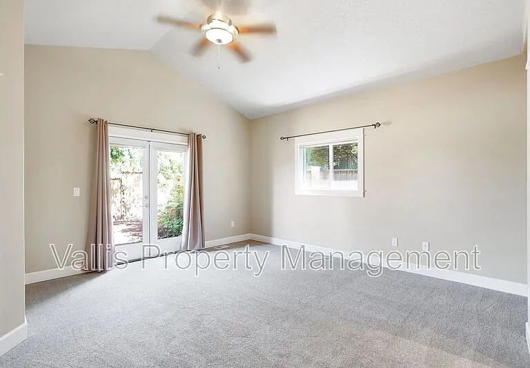 5164 Andresen St SE — Photo 19
