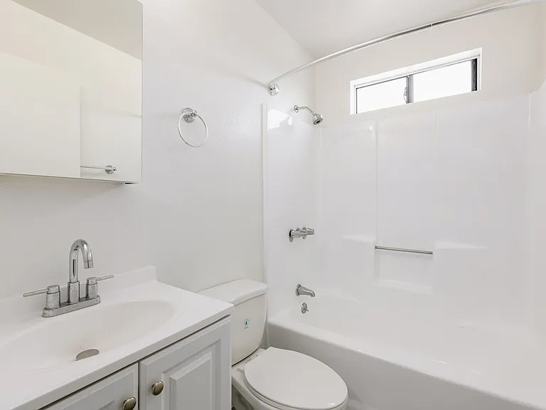 5533 Barton Ave — Photo 35