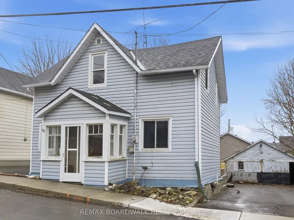 88 Charles St, Carleton Place, ON K7C 2Y3
