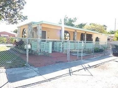 1st image of 510 SE 2nd St