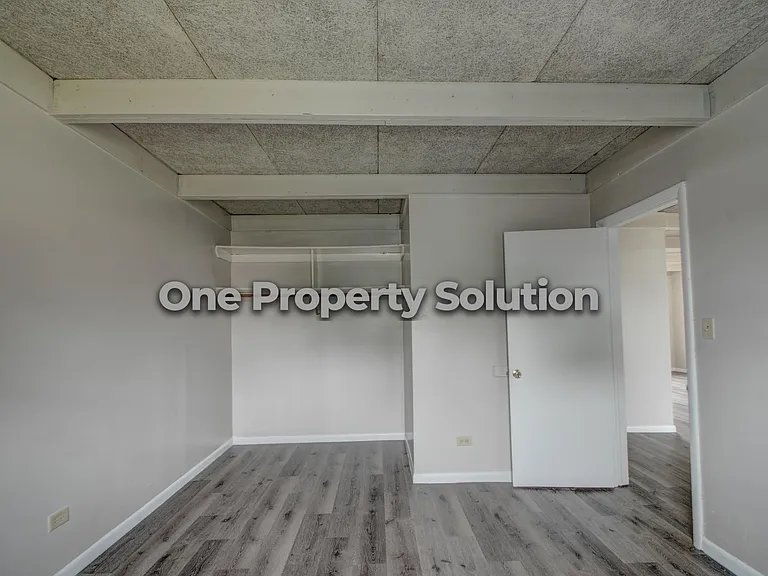1327 Logan St — Photo 9