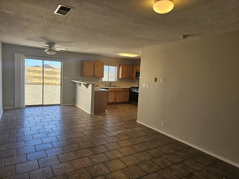 4708 Dalmation Pl NE — Photo 5