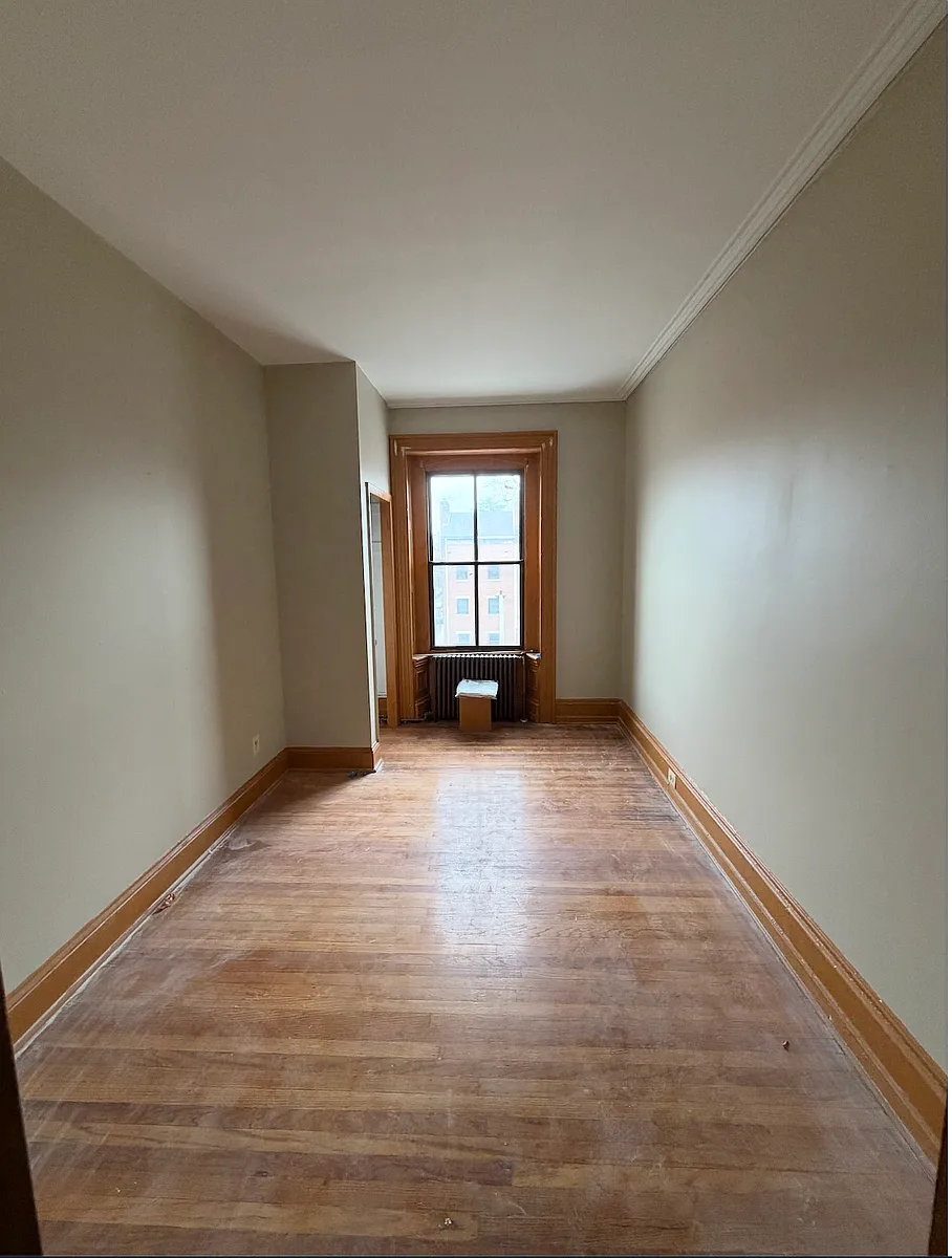 Building Photo - 2038 Spring Garden St #6