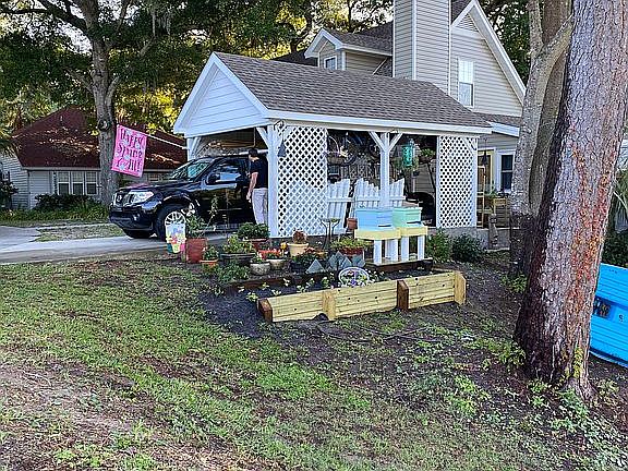 4th image of 704 Sand Hill Trce