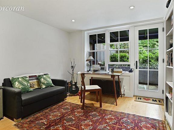 3rd image of 285 Cumberland St APT 1