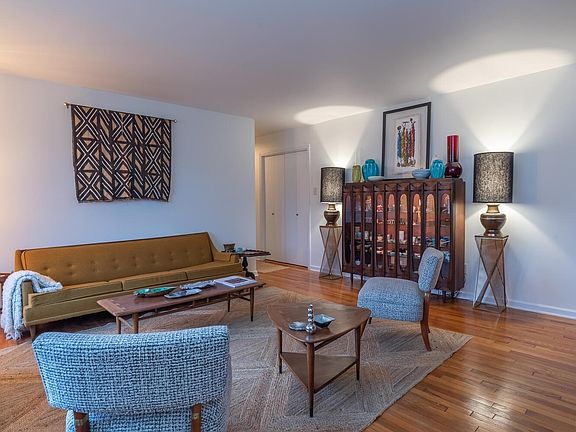 3rd image of 4026 E Providence Ct