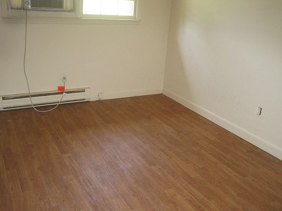 4th image of 2424 Coretta Ave