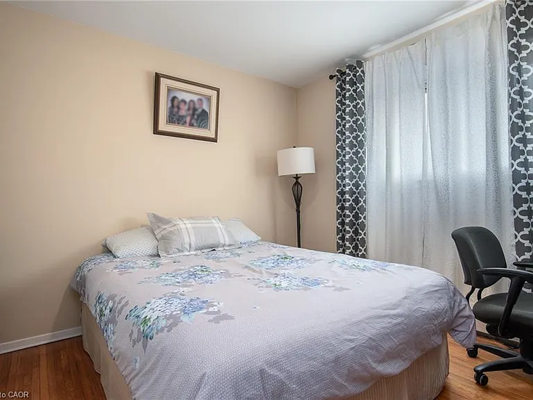 706 Frederick St — Photo 10