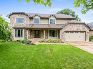 108 Grays Ct, Oswego, IL