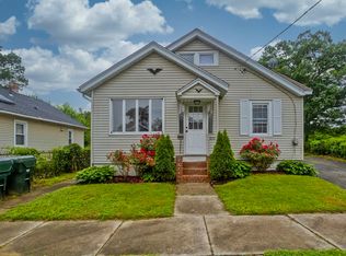 372 El Paso St, Springfield, MA 01104