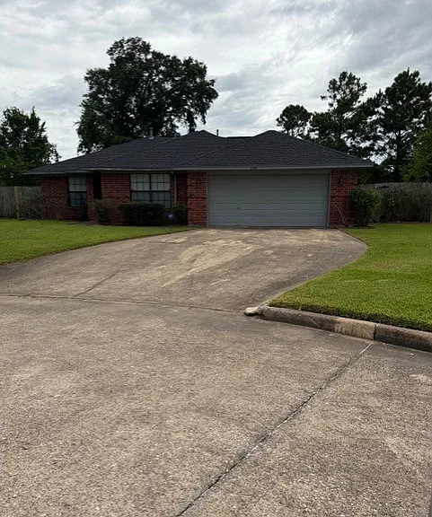 2390 Kings Court St — Photo 1