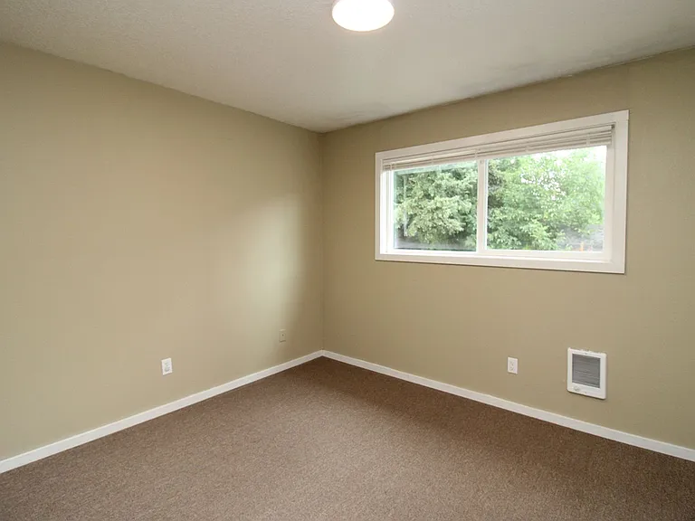 4204 - 4232 SE Cesar E Chavez Blvd — Photo 17