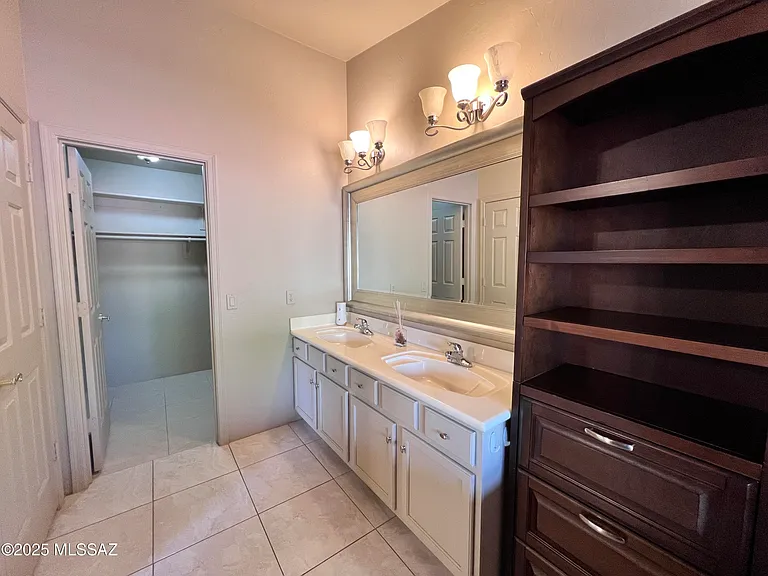 8679 N Ahwatukee Way — Photo 12
