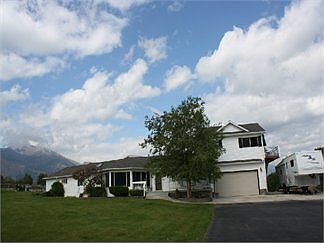 1st image of 120 Knik Dr