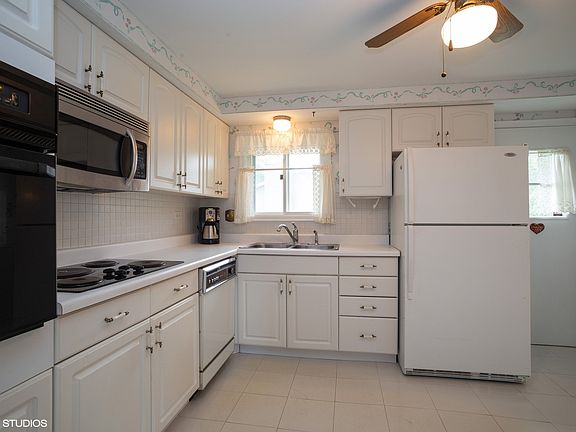 3rd image of 819 Sienna Dr
