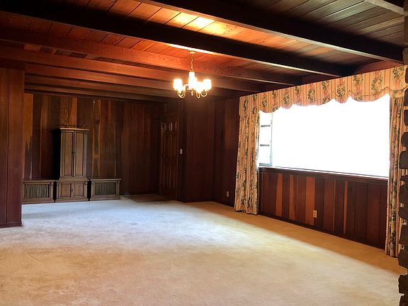 3rd image of 557 Woodland Dr
