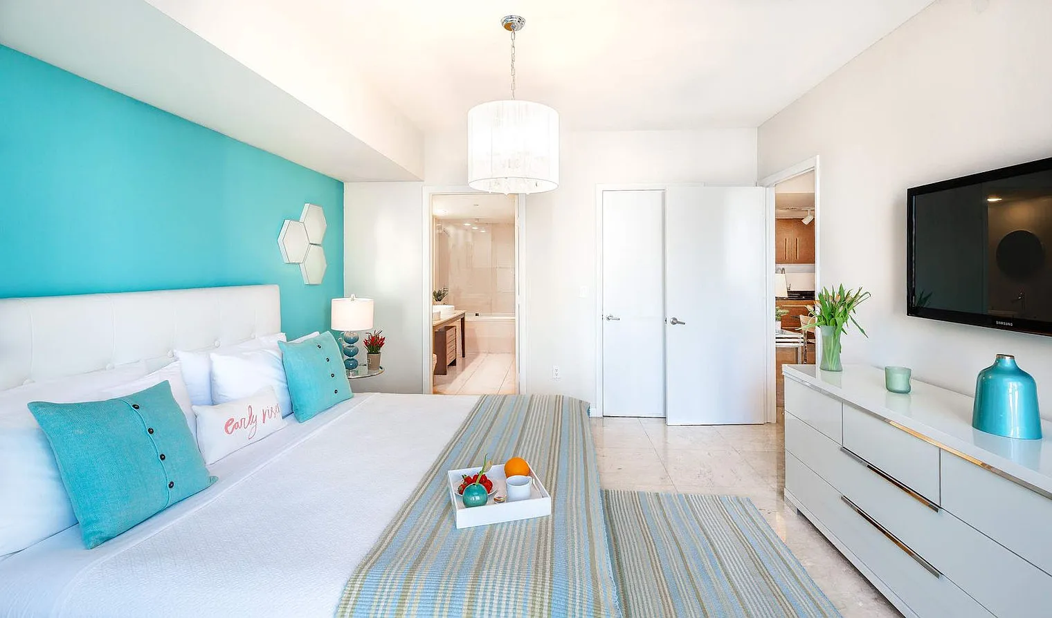 1 bed, 1.0 bath, 893 sqft, $3,253 — Photo 4