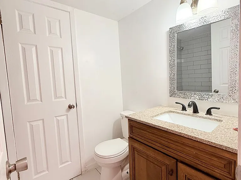 Alpine House Condominiums — Photo 28