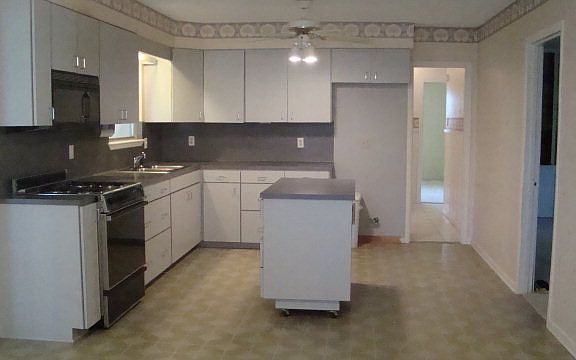 3rd image of 713 Loggins Dr