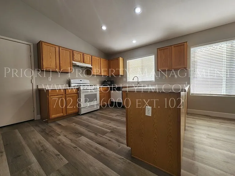 3405 Termination Ct — Photo 7
