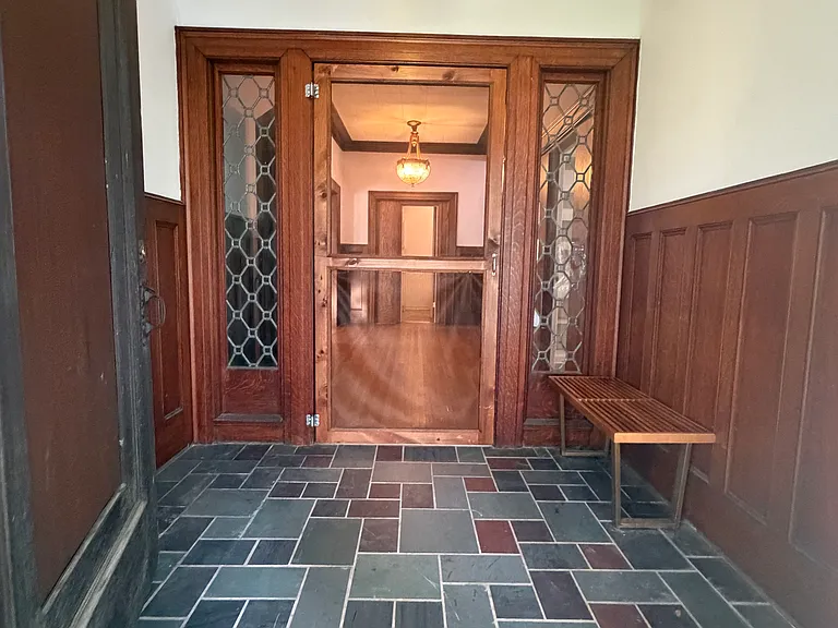 133 S Lake Ave #1 — Photo 4