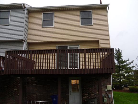 3rd image of 1219 Elm Dr