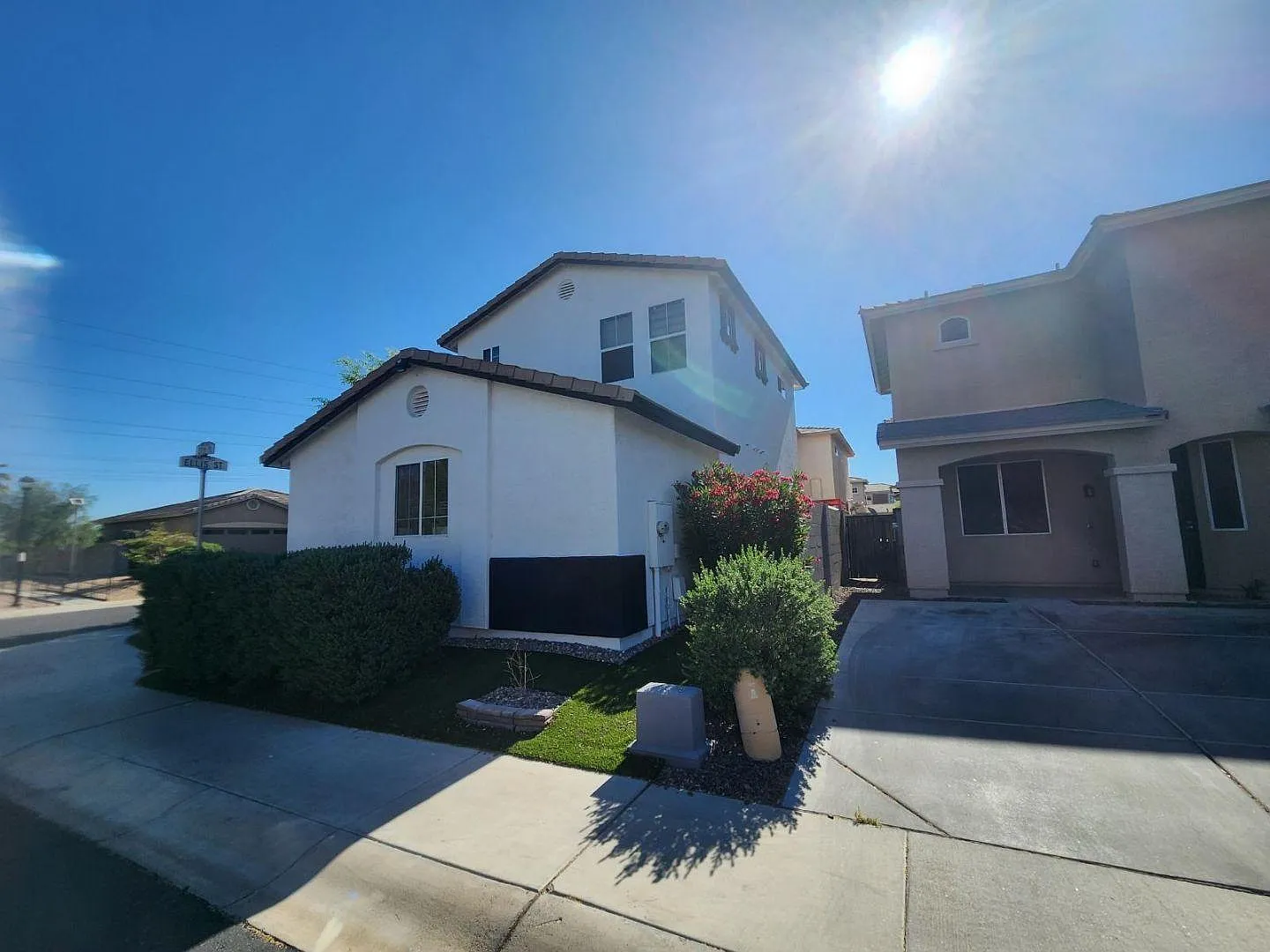 7411 S 27th Pl — Photo 3