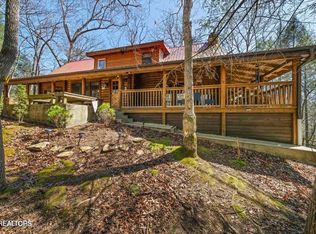244 Palmer Rd, Gatlinburg, TN 37738