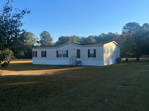 106 Meadowood Dr, Sylvester, GA 31791