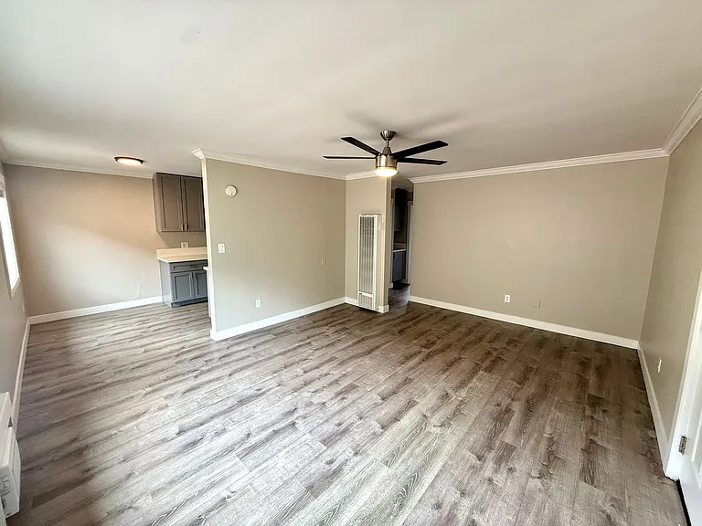Emerald Ave Apartments — Photo 11