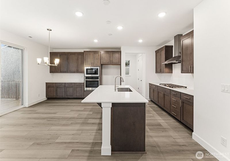 4th image of 10637 Treasure Drive NW #121