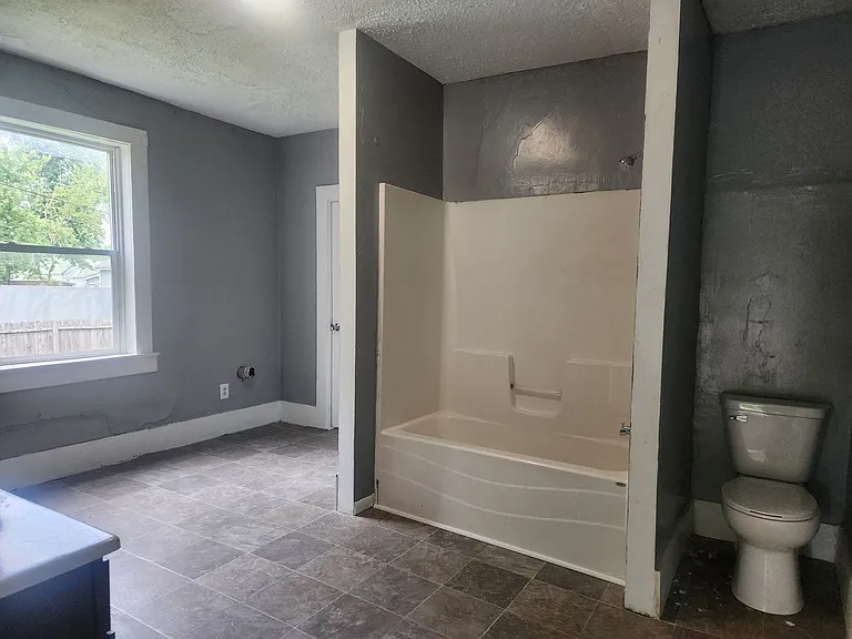 517 N 14th St — Photo 3