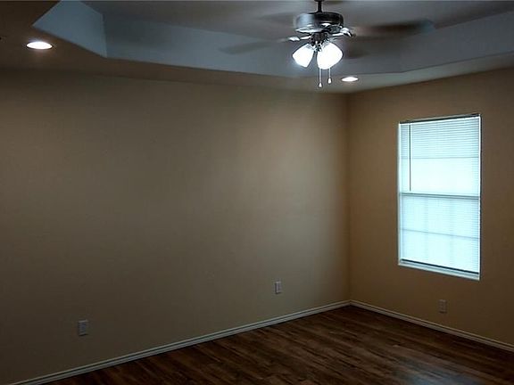 5th image of 408 E Stubbs St