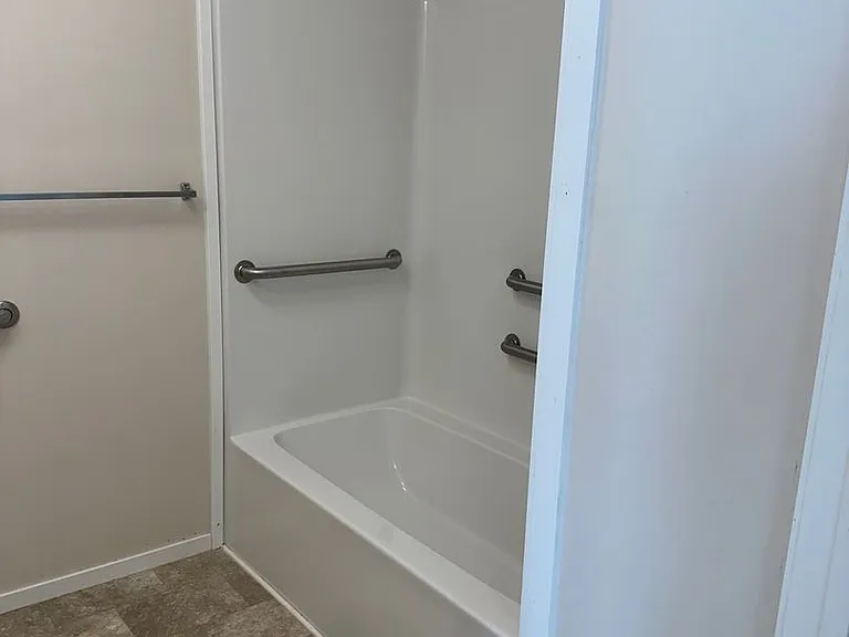 2501 S Broadway Ave — Photo 52