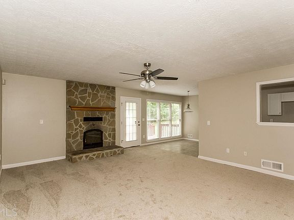 2nd image of 10082 Dorothy Ct