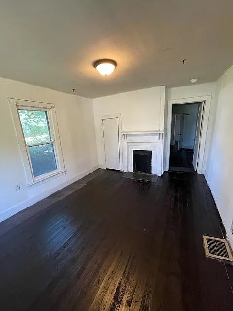 3 bed, 1050 sqft, $2,920 — Photo 4