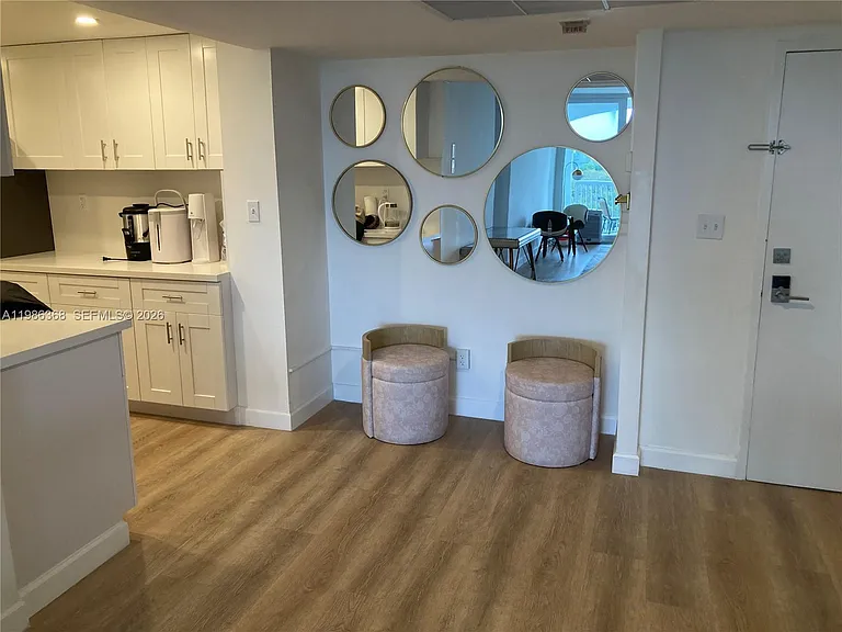 5401 Collins Ave #320 — Photo 39