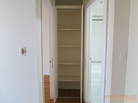 3rd image of 515 Throop Ave APT 2B