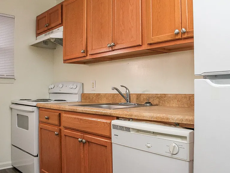 Gardenwood Apartments — Photo 69
