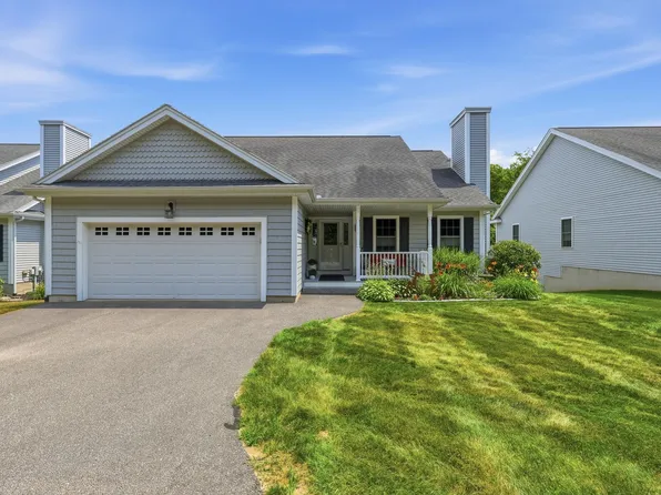 40 Carriage Lane #4, Brunswick, ME 04011
